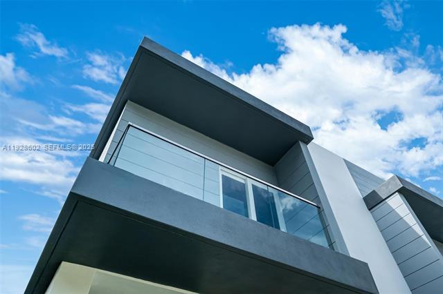 Building Photo - 3142 Carter St