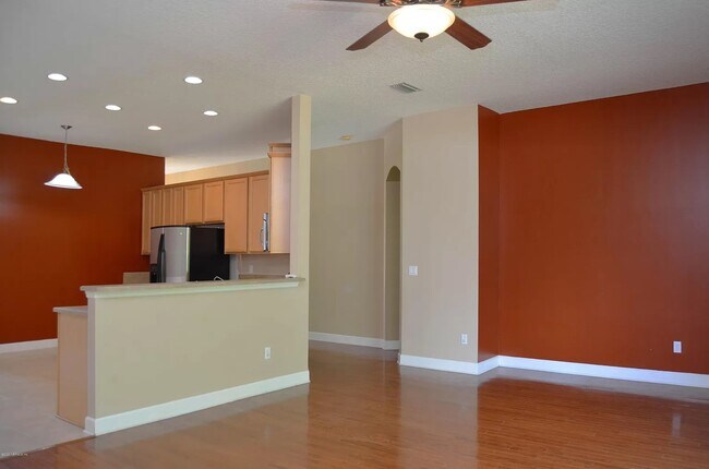 Building Photo - 32410 Pond Parke Pl