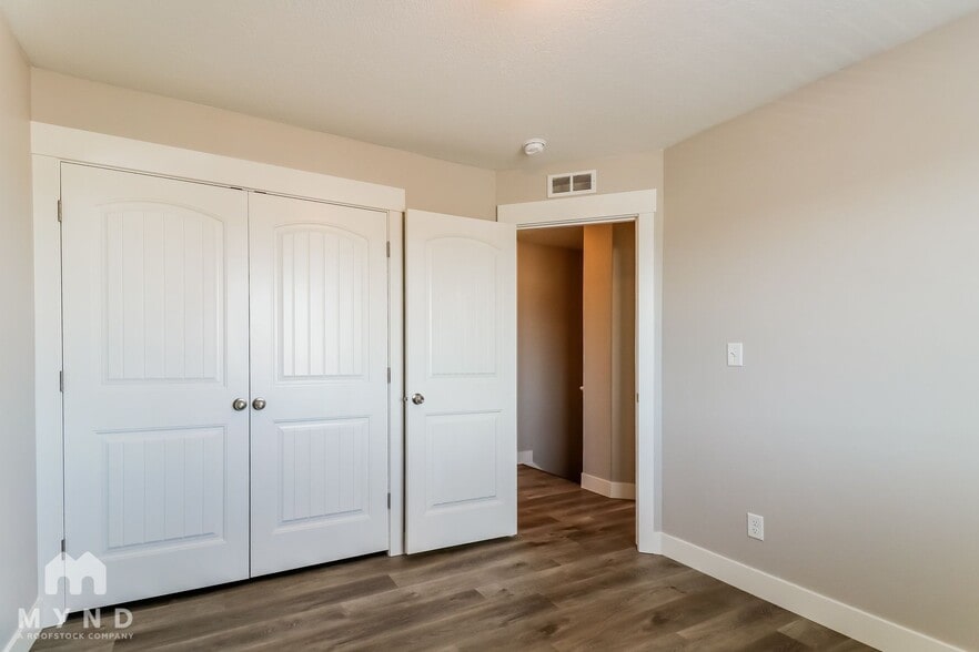 Building Photo - 1600 E Tumwater Ln