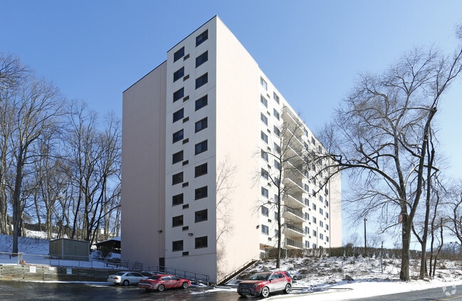 Building Photo - Metowers