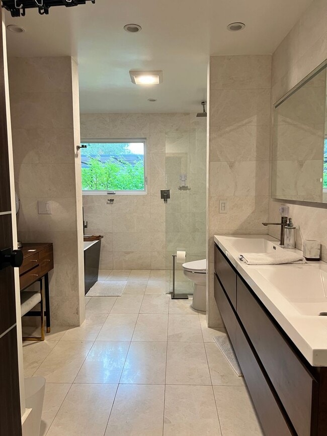 Building Photo - Contemporary Napa Loft Retreat