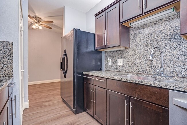 Building Photo - Charming One Bedroom Condo in Richardson!