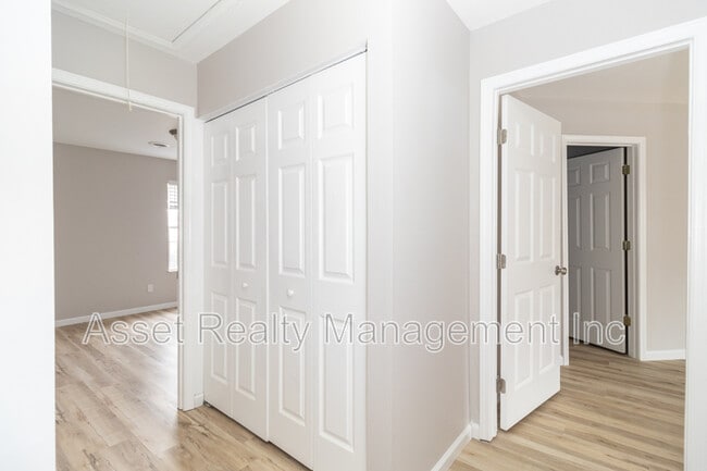 Building Photo - 10432 Fantasy Way