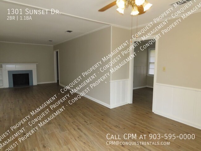 Building Photo - 1301 Sunset Dr