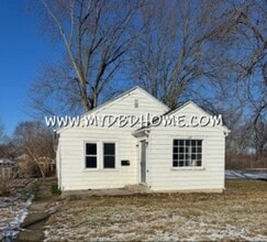 Building Photo - 608 State St