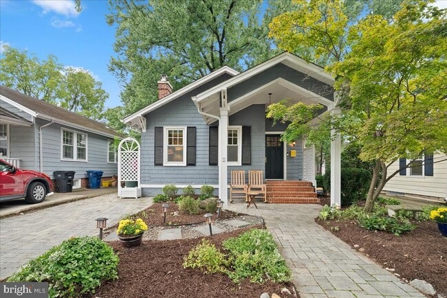 Building Photo - 23 E Walnut St