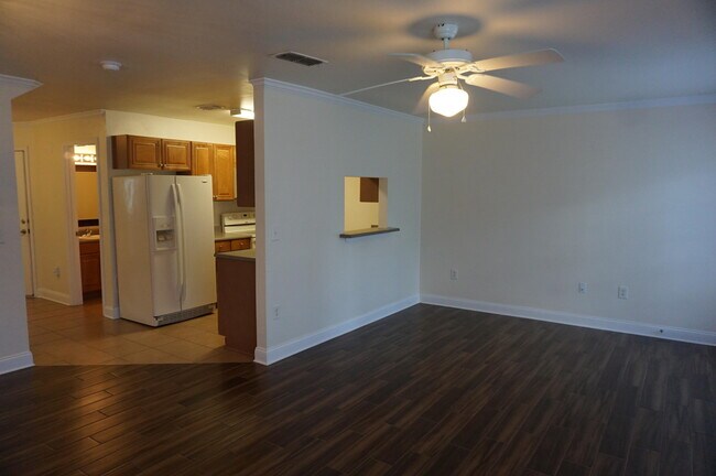 Building Photo - 519 Wingspan Way