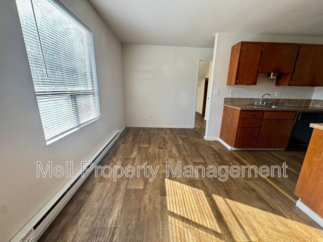 Building Photo - 315 S Main St