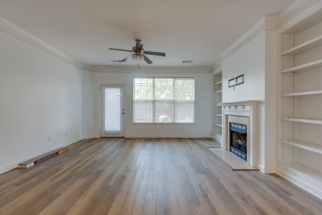 Building Photo - 816 Hillview Heights