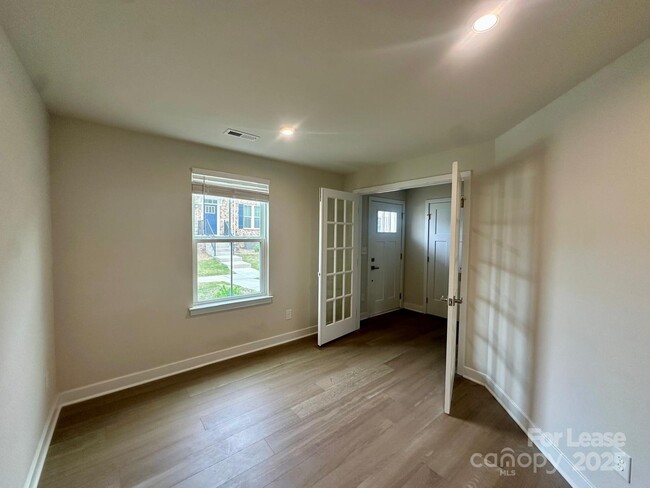 Building Photo - 1207 Newell Towns Ln