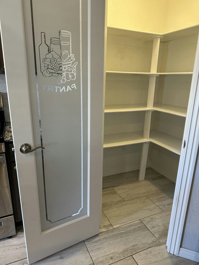 Building Photo - 4336 W Wales Dr