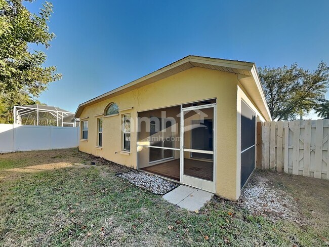 Building Photo - 12061 Winding Woods Way