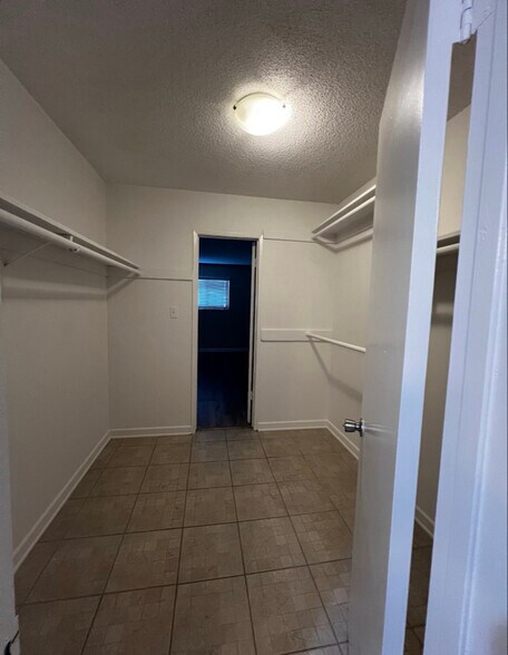 Building Photo - 2435 W 227th St