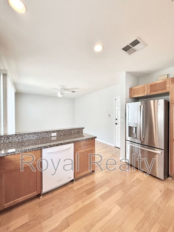 Building Photo - 580 Lunalilo Home Rd