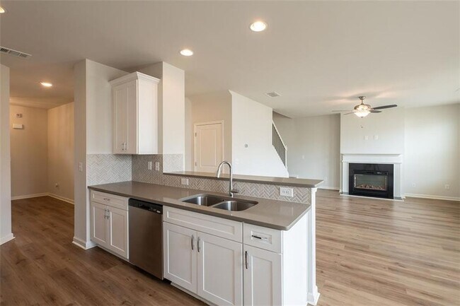 Building Photo - 4013 Park Ln