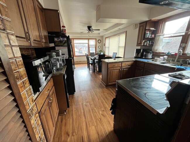 Building Photo - 3707 N Nora Ave