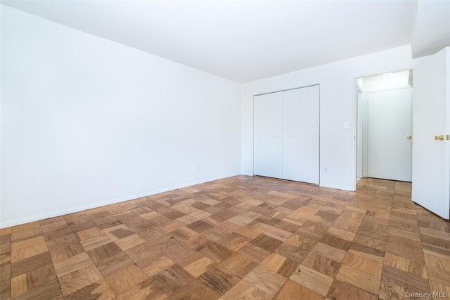 Building Photo - 125 Lake St