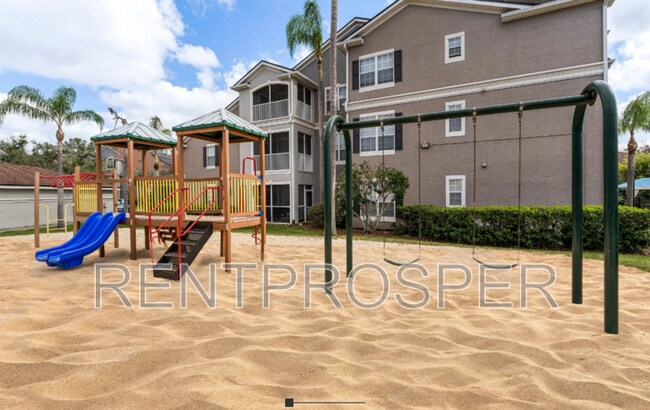 Building Photo - 3379 S Kirkman Rd