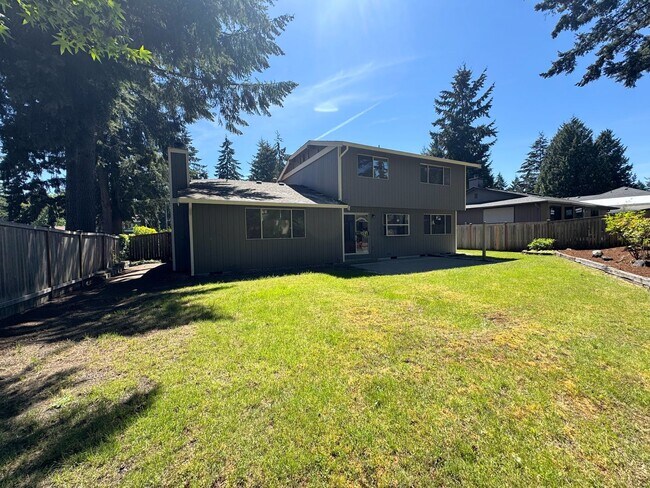Building Photo - Charming 3-Bedroom Home in Desirable Gem H...