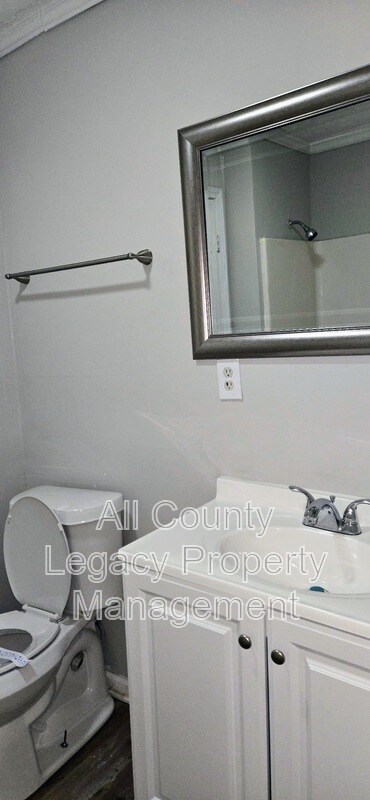 Building Photo - 917 S Indian Creek Dr