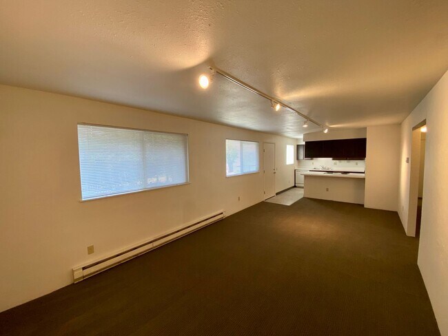 Building Photo - BF1211