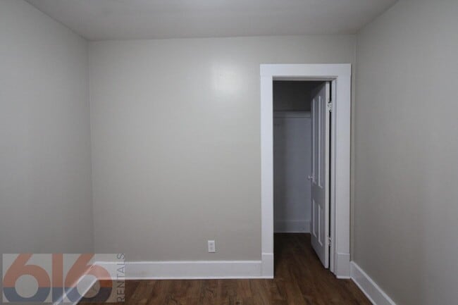 Building Photo - 25 National Ave SW