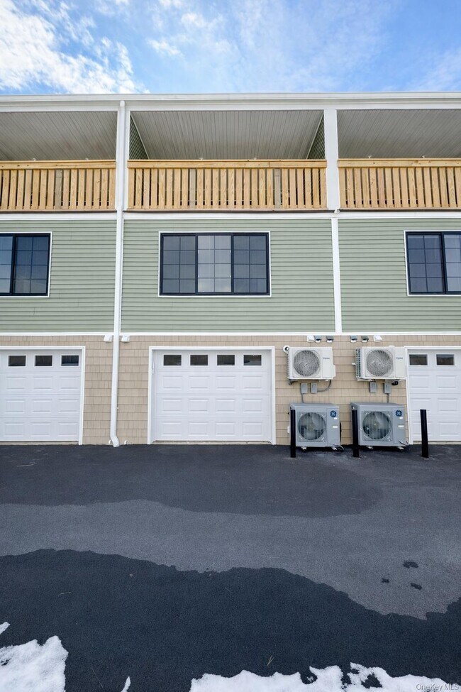 Building Photo - 1140 NY-52