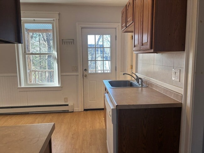 Building Photo - 292 Providence Rd