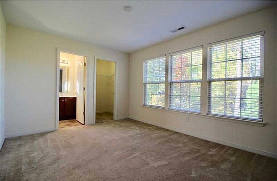 Building Photo - 24 Zenith Loop
