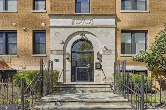 Building Photo - 14 S Street NE Unit 201