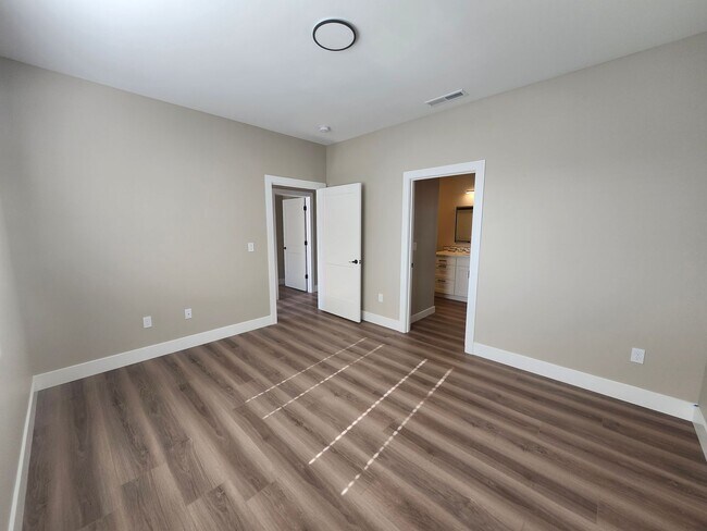 Building Photo - 2112 Lentz Rd