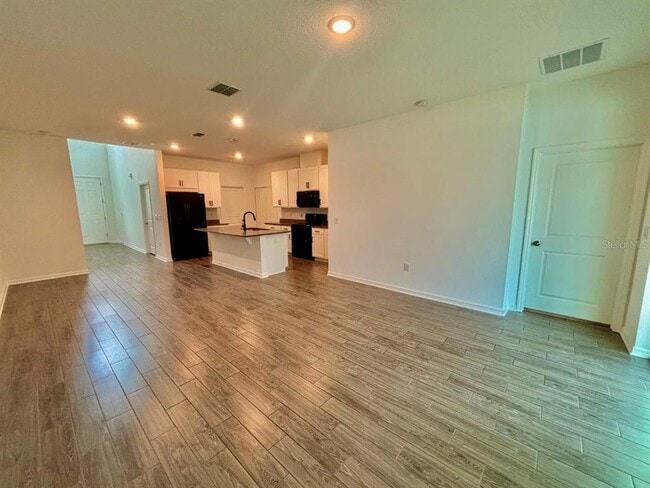 Building Photo - 7563 Ashcroft Dr