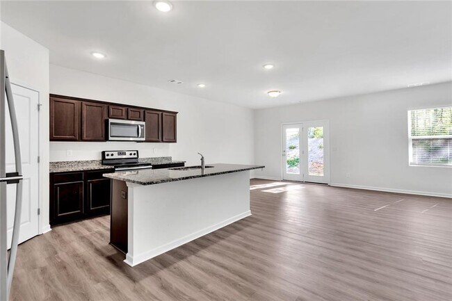 Building Photo - 4855 Darby Dr