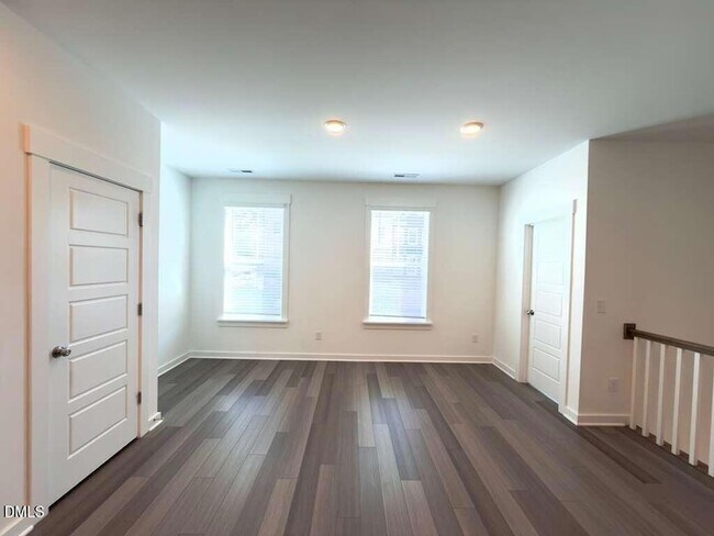 Building Photo - 1802 Stroup St