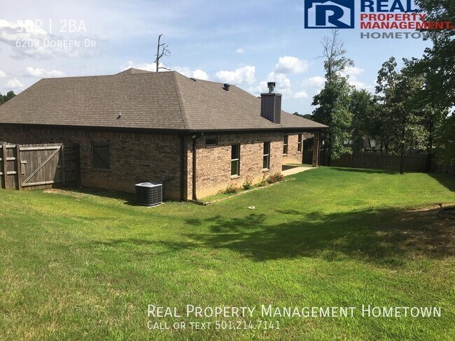 Building Photo - Magnificent 3/2 Home Tucked Away in a Beau...