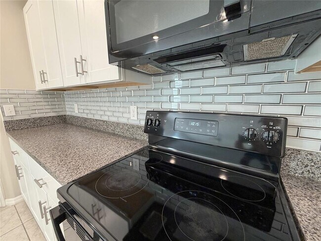 Building Photo - 3816 Hanover Dr