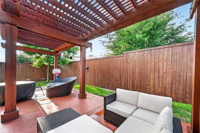 Building Photo - 400 Trailside Dr
