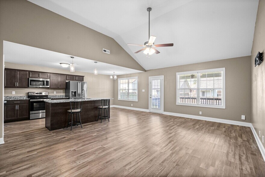 Building Photo - 1057 Dublin Dr