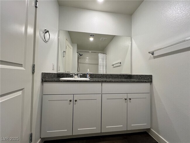 Building Photo - 12743 Epperly St
