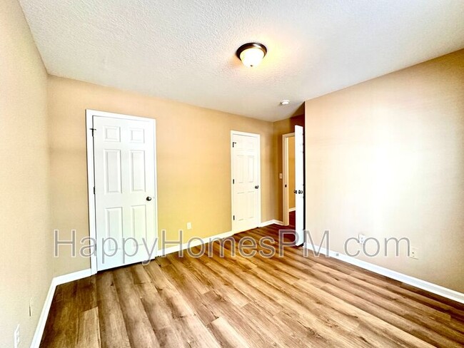 Building Photo - 7888 Montview Rd