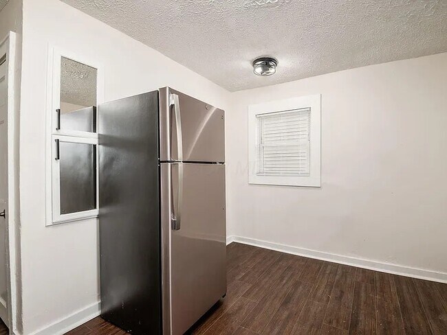 Building Photo - 1271-1273-1273 N 6th St