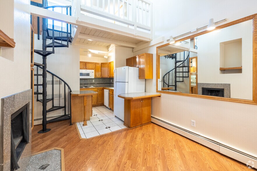 Primary Photo - Canyon Club