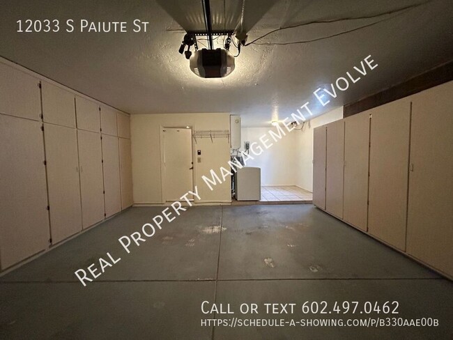 Building Photo - 12033 S Paiute St