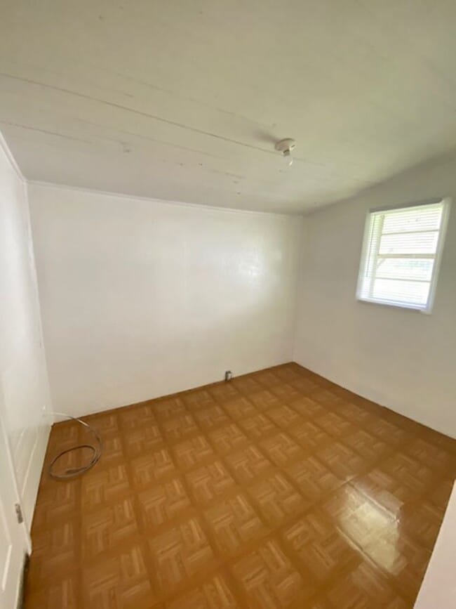 Building Photo - 116 Plum St