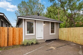 Building Photo - 3204 1/2 Lyons Ave - 3105 Dittman Ct