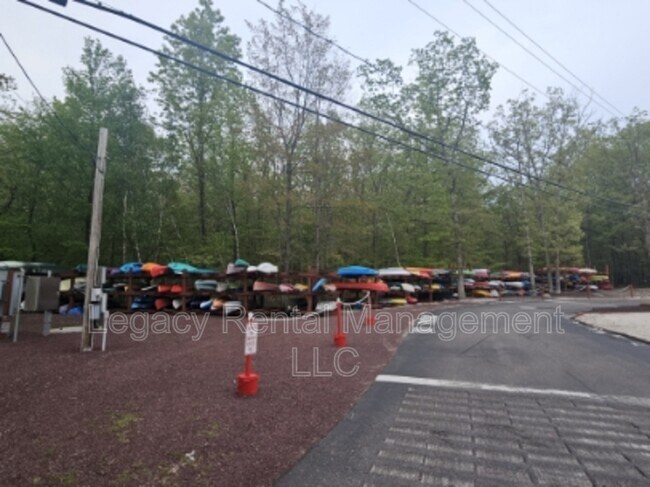 Building Photo - 116 Cheyney Dr