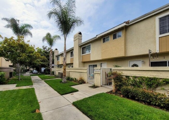 Primary Photo - Portofino 2+2 Bedroom Townhouse in Oxnard