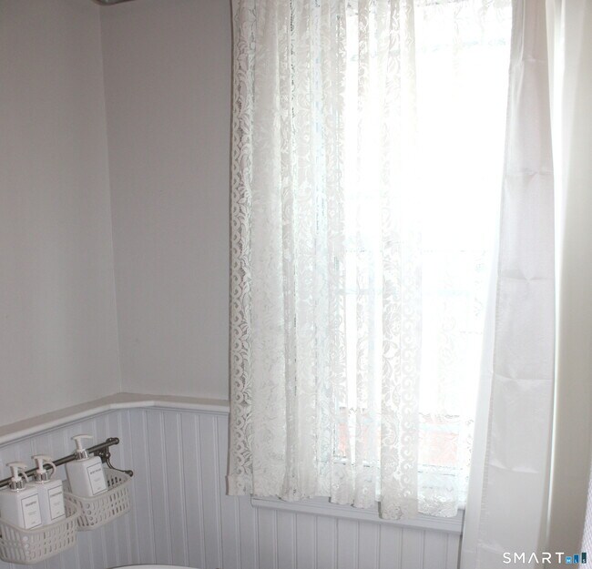 Building Photo - 44 Brownell St