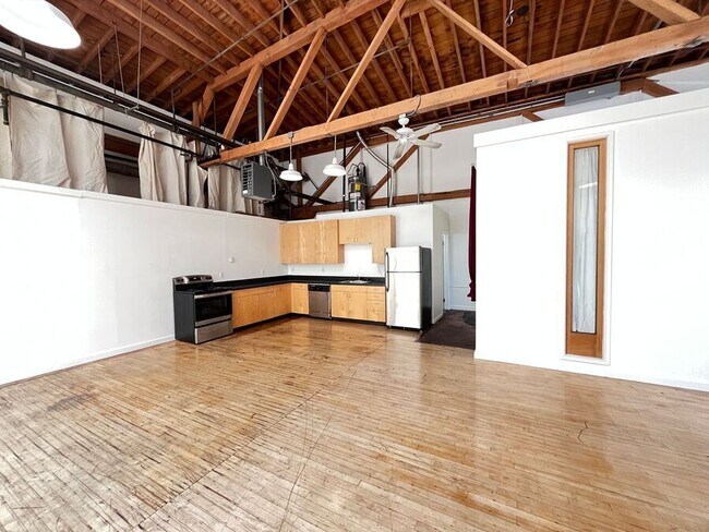 Primary Photo - 1148 E 18th St