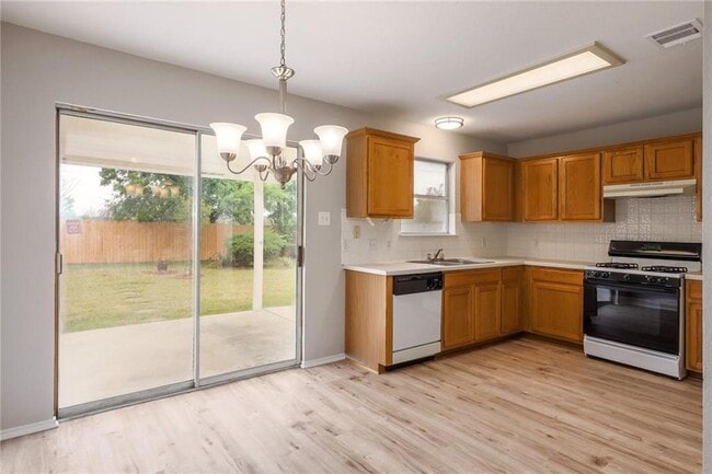 Building Photo - 1400 Thibodeaux Dr